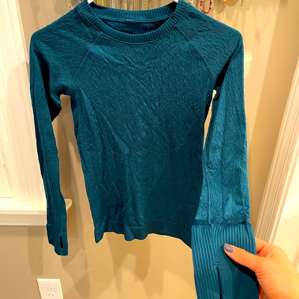 Lululemon long sleeve shirt (unknown name)